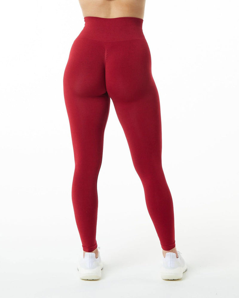 Magnify Seamless Scrunch Leggings - XS / Deep Red | LIMITLESS FIT WEAR